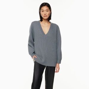 ARITZIA BABATON Roger Sweater 100% Merino Wool Gray V-Neck